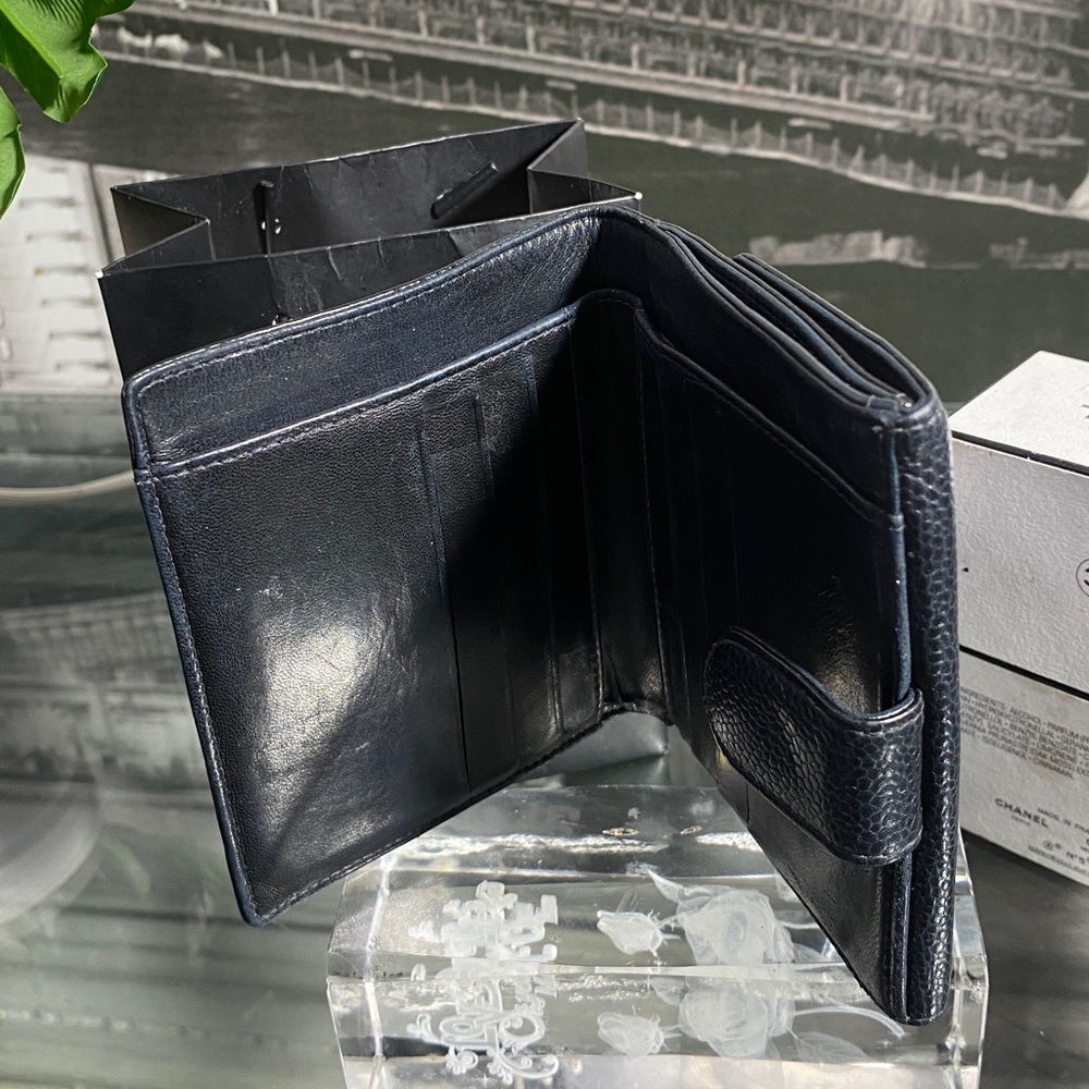 Authentic CHANEL Timeless CC Logo Caviar Leather Wallet - Picture 8 of 15